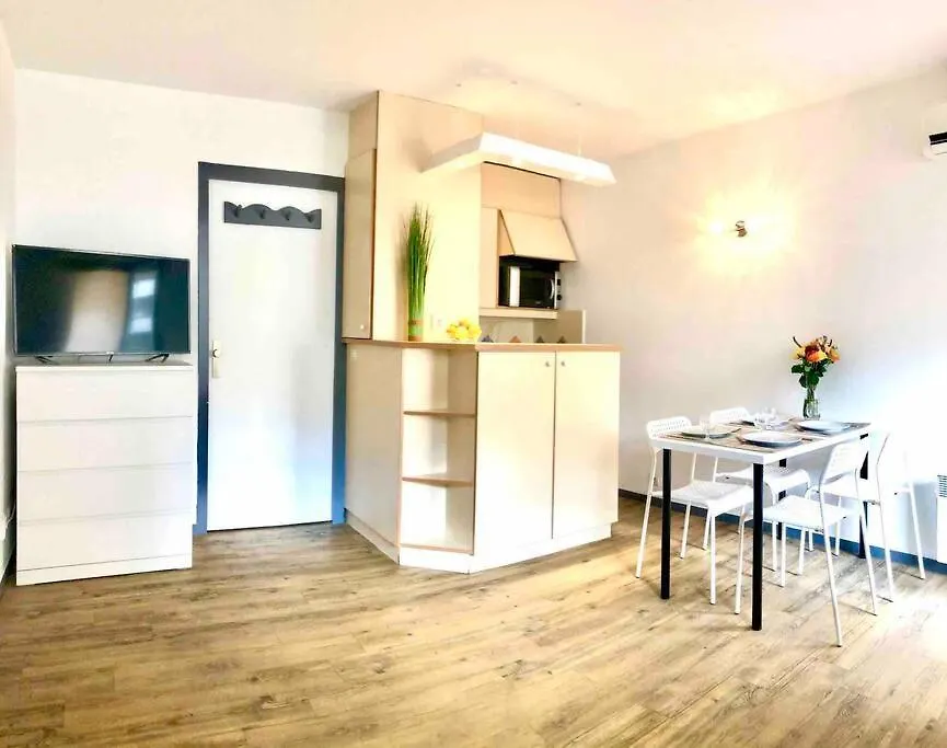 Soleil- 4 Pers Hyper Centre Plage - 2 Min - Terrasse Saint-Raphael  Saint-Raphael (Var)