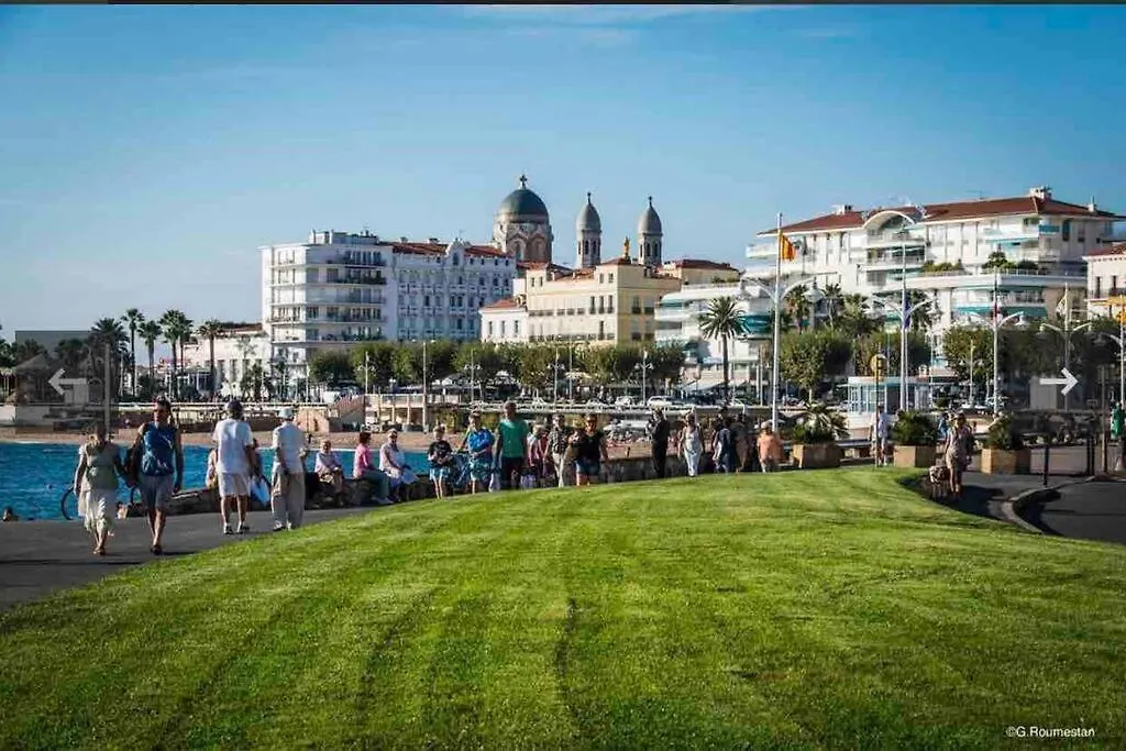 Apartment Soleil- 4 Pers Hyper Centre Plage - 2 Min - Terrasse Saint-Raphael